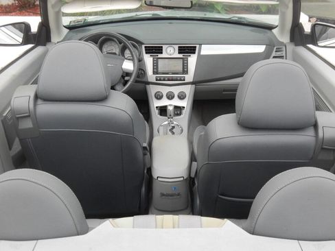 Used 2008 Chrysler Sebring Touring w/ Special Touring Group image 2