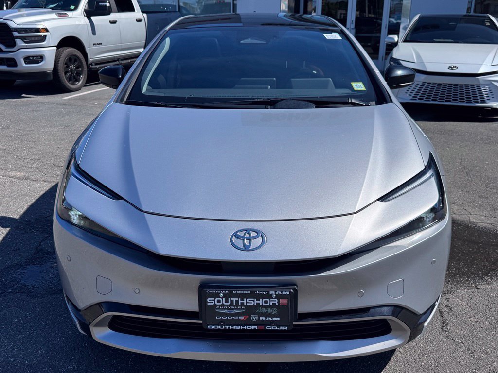 Used 2025 Toyota Prius Plug-In Hybrid FWD image 2