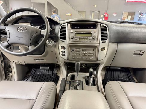 Used 2003 Toyota Land Cruiser image 22