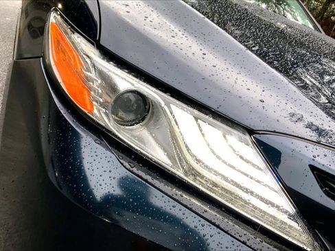 Used 2020 Toyota Camry XSE image 26