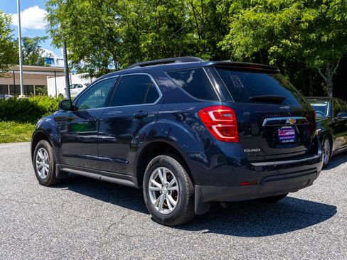 Used 2017 Chevrolet Equinox LT w/ Convenience Package FWD image 4