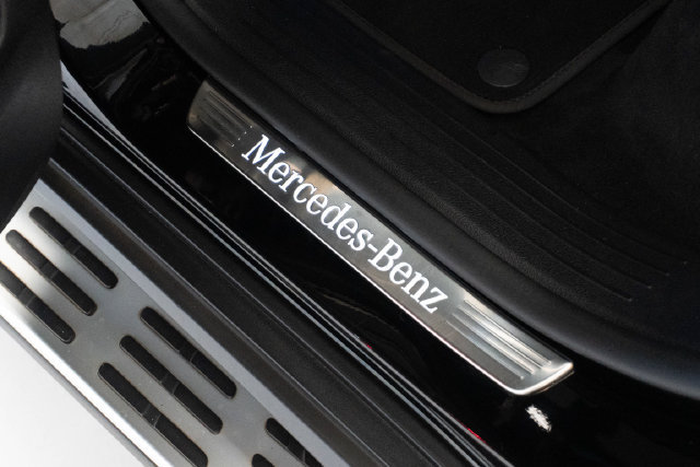 Used 2023 Mercedes-Benz GLE 350 w/ AMG Line Exterior image 12