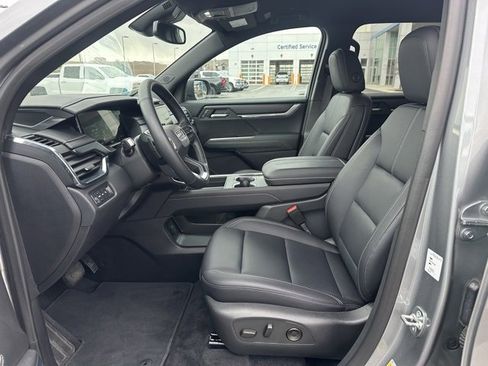 Certified 2025 GMC Acadia Elevation w/ Elevation Premium Package image 2