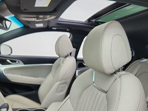 Used 2023 Genesis G70 2.0T w/ Sport Prestige Package image 33