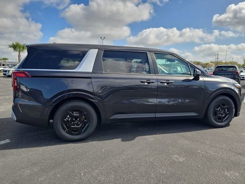 New 2026 Kia Carnival FWD image 9
