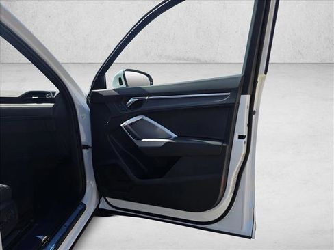 New 2025 Audi Q3 2.0T Premium image 11