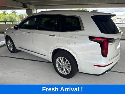 Used 2024 Cadillac XT6 Luxury w/ LPO, Floor Liner Package FWD image 18