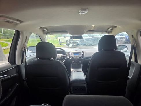 Certified 2019 Ford Edge SE FWD image 13