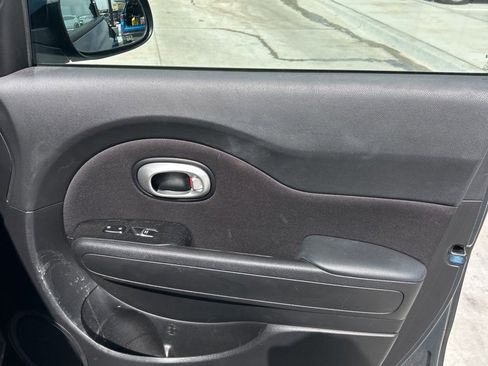 Used 2017 Kia Soul + image 13