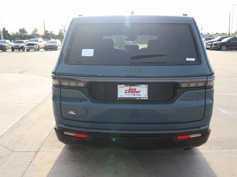 New 2026 Jeep Grand Wagoneer Limited AWD/4WD image 24
