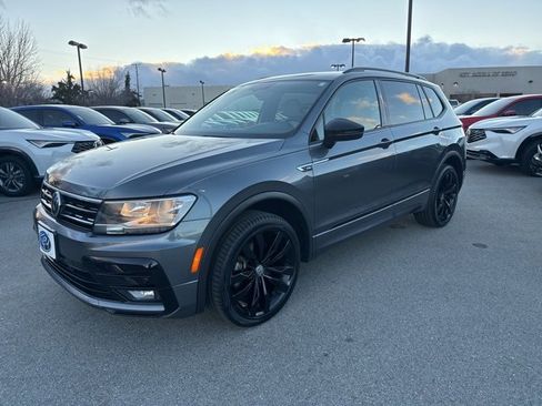 Used 2021 Volkswagen Tiguan SE R-Line image 1