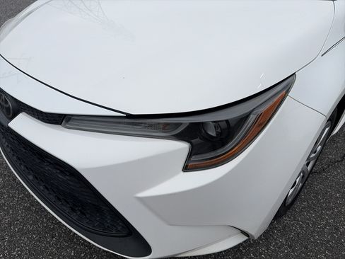 Used 2020 Toyota Corolla LE FWD image 8