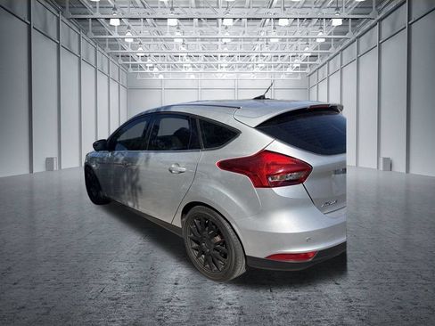 Used 2018 Ford Focus Titanium FWD image 3