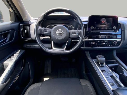 Used 2025 Nissan Pathfinder SV FWD image 6