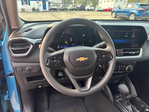 Used 2025 Chevrolet TrailBlazer LT AWD/4WD image 14