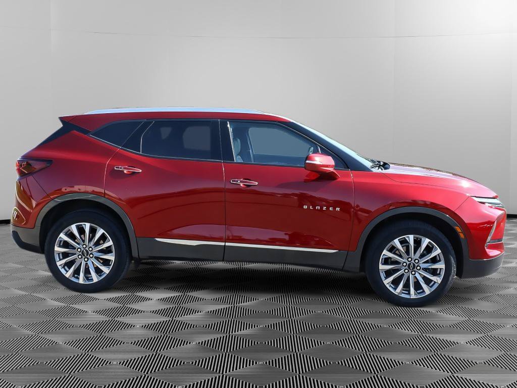 Used 2024 Chevrolet Blazer Premier FWD image 9