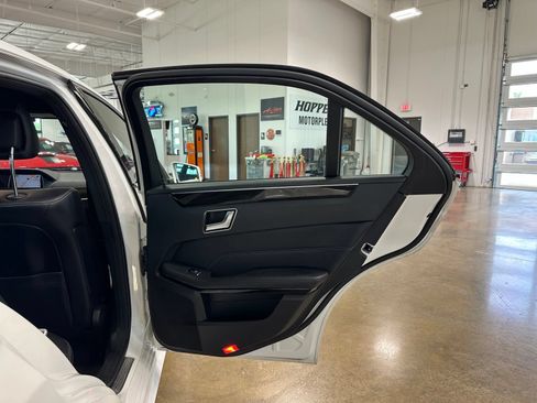 Used 2014 Mercedes-Benz E 350 Sedan image 32