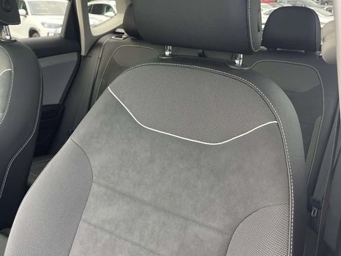 Certified 2023 Volkswagen Taos SE FWD image 20