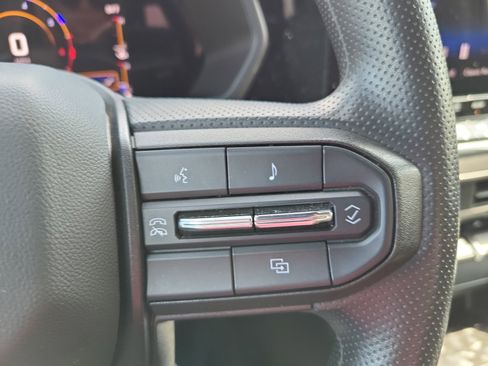 Used 2023 Chevrolet Colorado Trail Boss w/ Technology Package AWD/4WD image 28