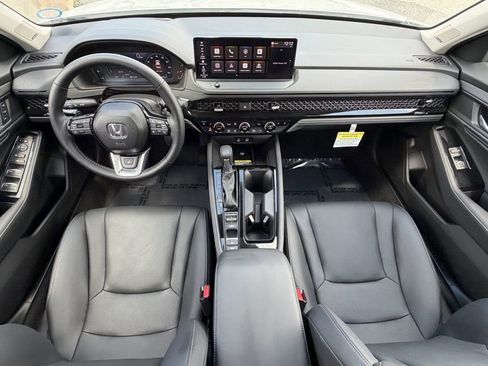 Used 2025 Honda Accord Touring image 12