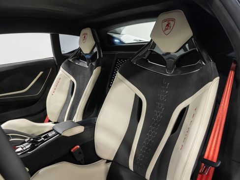 Used 2024 Lamborghini Huracan Tecnica RWD image 36