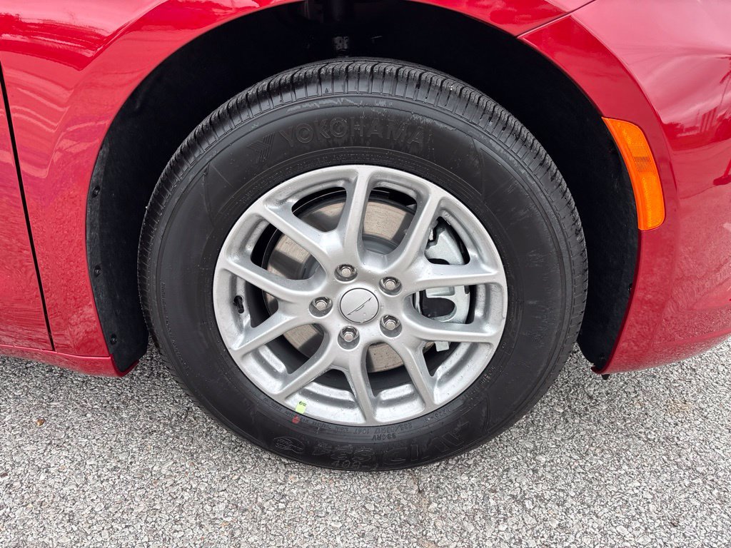 New 2027 Chrysler Pacifica Select FWD image 14
