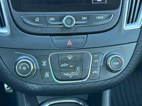 Used 2016 Chevrolet Malibu LT FWD image 22