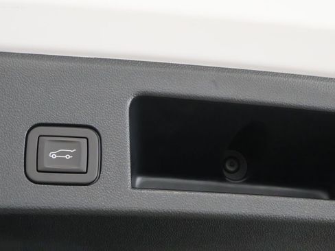 Used 2025 Chevrolet Equinox LT w/ Convenience Package II image 29