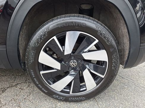 Used 2024 Volkswagen Atlas Cross Sport SE AWD/4WD image 9