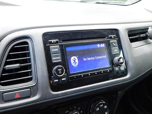 Used 2016 Honda HR-V LX image 9