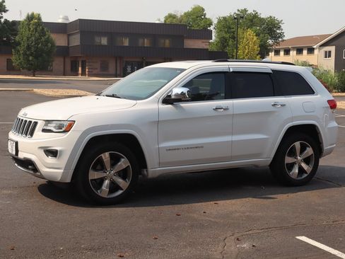 Used 2016 Jeep Grand Cherokee Overland AWD/4WD image 10