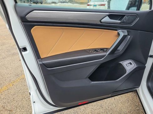 Used 2022 Volkswagen Tiguan SE R-Line image 19