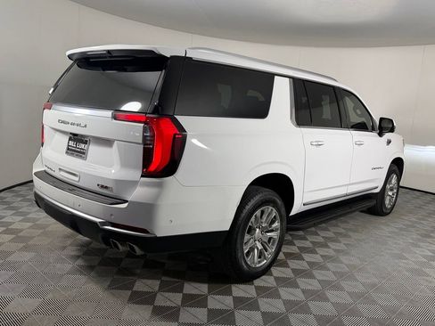 Used 2025 GMC Yukon XL Denali AWD/4WD image 8