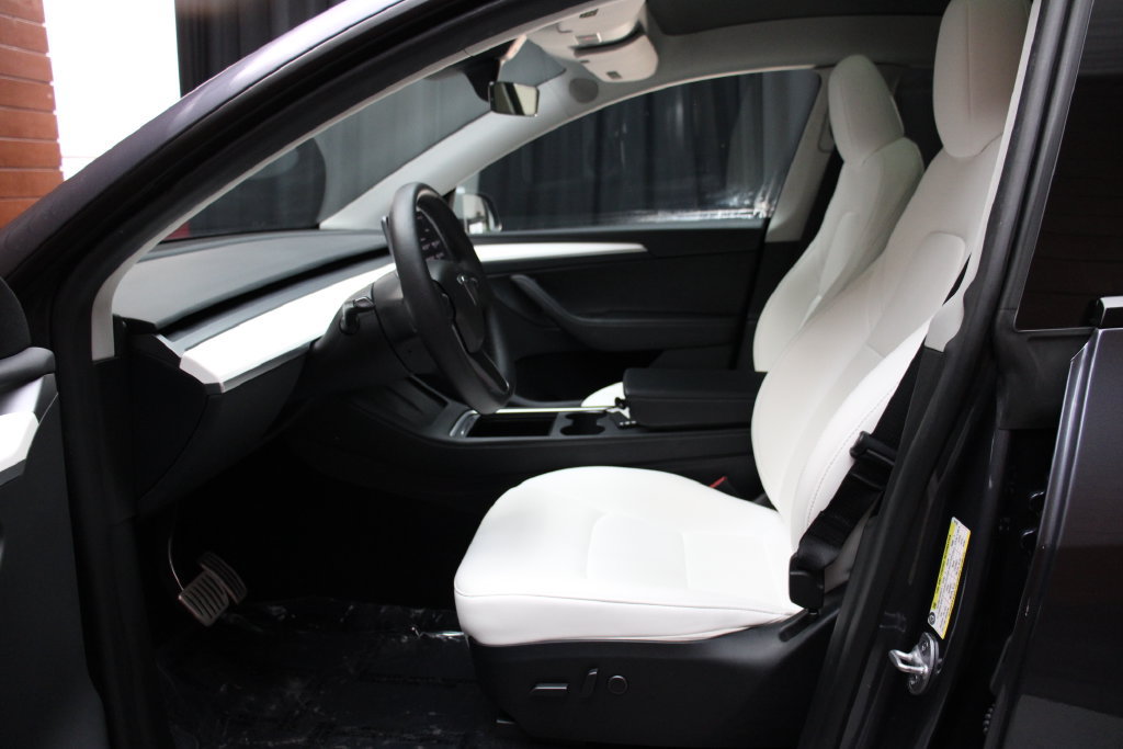 Used 2023 Tesla Model Y Performance AWD/4WD image 17