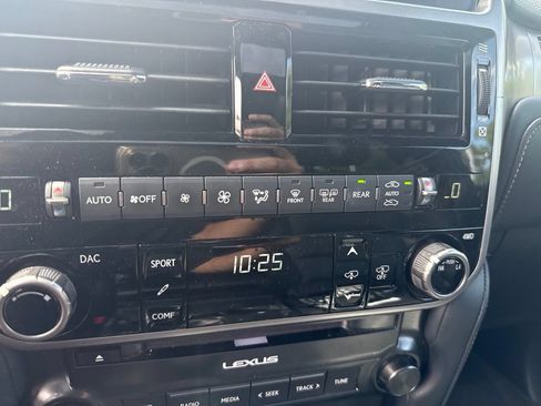 Used 2023 Lexus GX 460 Luxury w/ Sport Design Package AWD/4WD image 14