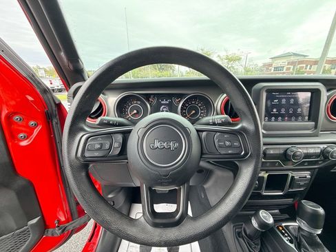 Used 2022 Jeep Gladiator Sport image 9