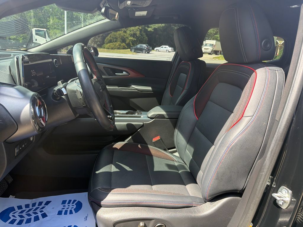 Certified 2024 Chevrolet Equinox EV RS AWD/4WD image 9