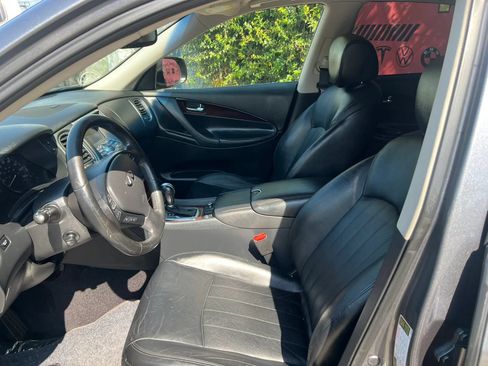 Used 2017 INFINITI QX50 2WD w/ Premium Plus Package image 8