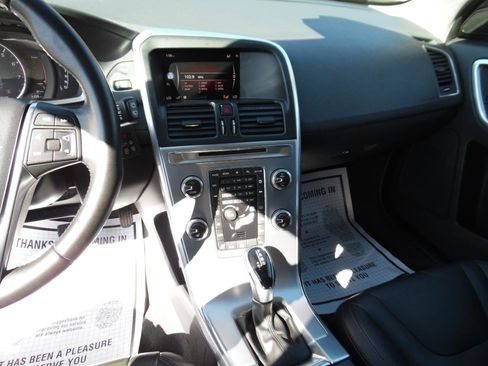 Used 2017 Volvo XC60 T5 Dynamic w/ Preferred Option Package image 14