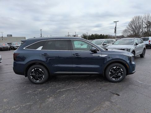 New 2026 Kia Sorento S w/ S Panoramic Sunroof Package image 2