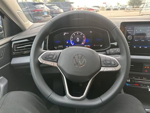New 2026 Volkswagen Jetta SE FWD image 8