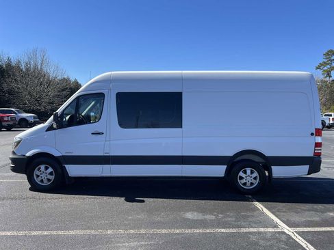 Used 2015 Mercedes-Benz Sprinter 2500 image 4