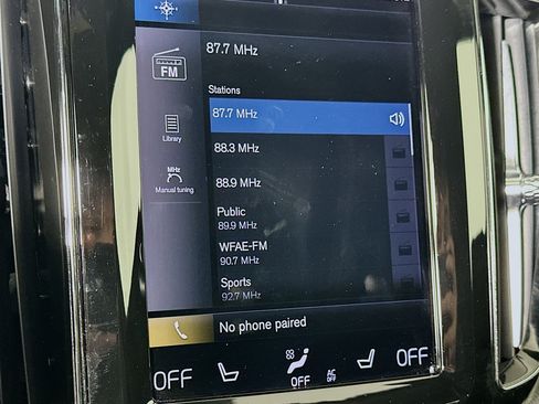 Used 2021 Volvo XC60 T5 R-Design w/ Advanced Package image 21