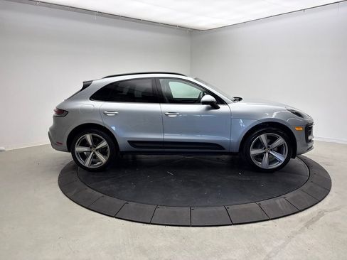 Certified 2023 Porsche Macan AWD/4WD image 8