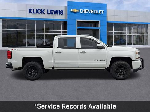 Used 2018 Chevrolet Silverado 1500 LT w/ All Star Edition AWD/4WD image 9