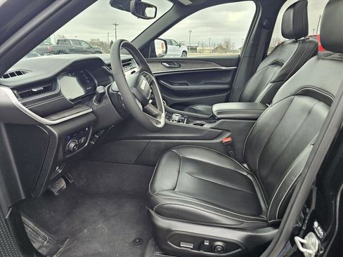 Used 2024 Jeep Grand Cherokee Limited 4xe image 13