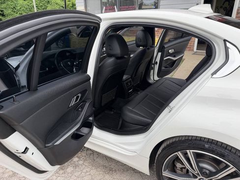 Used 2019 BMW 330i Sedan w/ Convenience Package RWD image 12