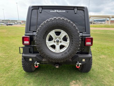 Used 2019 Jeep Wrangler Unlimited Sport S AWD/4WD image 5