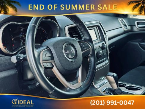Used 2017 Jeep Grand Cherokee Laredo w/ Quick Order Package 23E AWD/4WD image 9