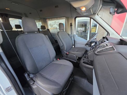 Used 2019 Ford Transit 150 XLT image 5